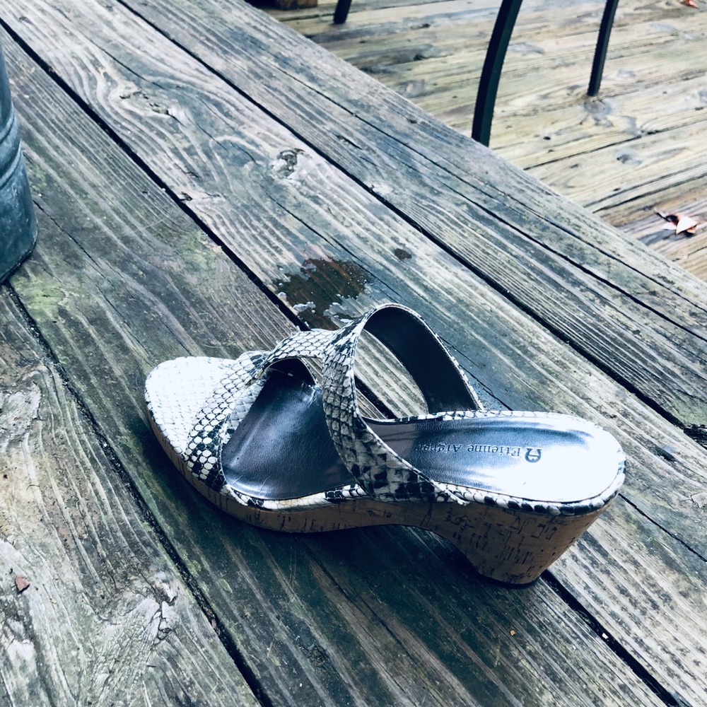 Shoes - Picture 3 of 4